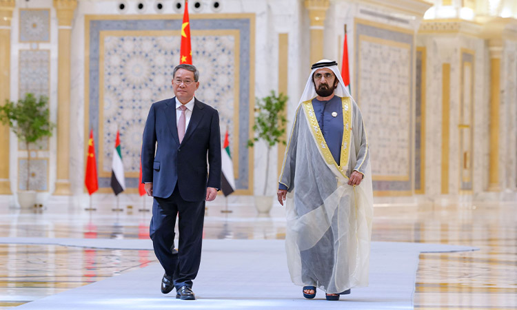 In Abu Dhabi, Sheikh Mohammed Accepts the PM of China