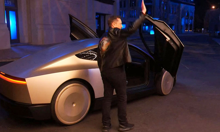 Elon Musk introduces a Safer Robotaxi than one Operated by Humans