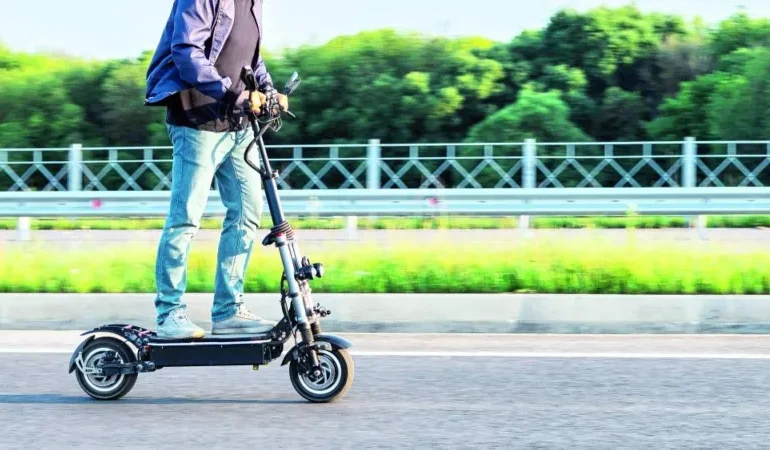 A Man Who Tried to Steal an e-Scooter Was Imprisoned in Dubai