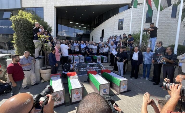 In a March for the Dead, Palestinian Journalists Commemorate the Second Anniversary of the Gaza War