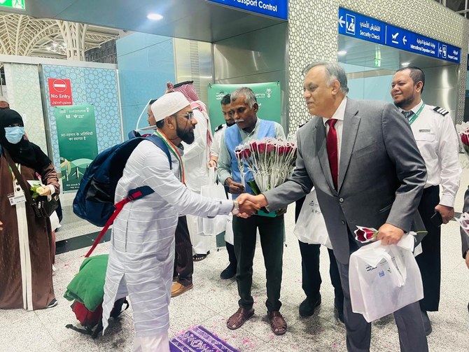 Sharjah Welcomes first Wave of Pilgrims Coming from Hajj
