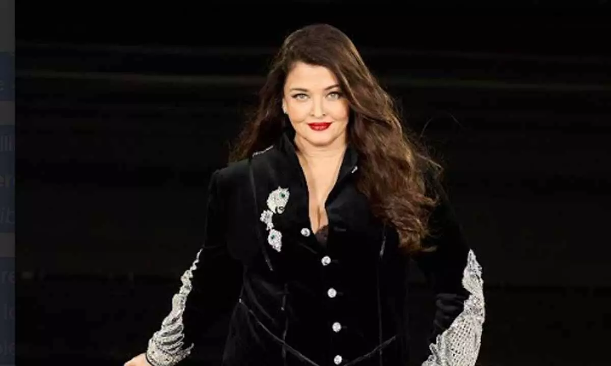 Aishwarya Rai Bachchan Sparkles at Paris Fashion Week at The L’Oréal Show