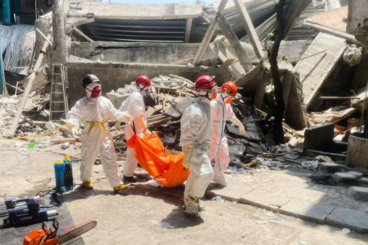 The Dead Toll from the Indonesian School Disaster Now Stands at 14